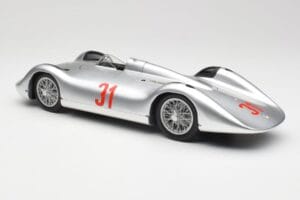 Auto Union Typ C Stromlinie #31 B. Rosemeyer 1937 Hopea Revell 1:18 08436 Metalli — kuva 7 / 8
