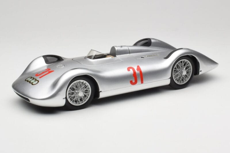 Auto Union Typ C Stromlinie #31 B. Rosemeyer 1937 Hopea Revell 1:18 08436 Metalli