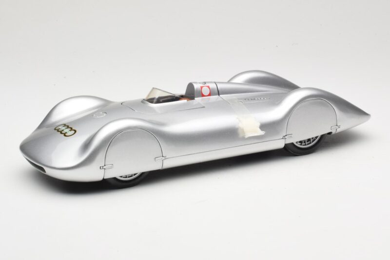 Auto Union Type C Streamliner #72 B. Rosemeyer World Record 1937 Revell 1:18 08420 Metalli