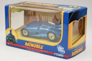Batmobile DC Comics Corgi 1:24 77511 Metalli — kuva 3 / 3