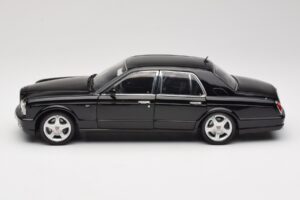 Bentley Arnage R Musta Minichamps 1:18 100139071 Metalli — kuva 4 / 8