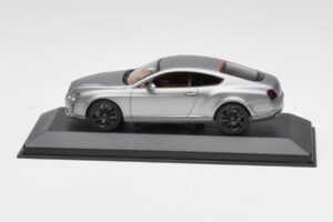 Bentley Continental GT Harmaa Mustilla Vanteilla Minichamps 1:43 BENTLEY001 Metalli
