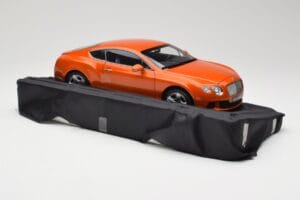 Bentley Continental GT Orange Metallic Minichamps 1:18 100139921 Metalli — kuva 6 / 8