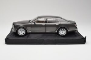 Bentley Mulsanne Brodgar Metallic Minichamps 1:18 BL843 Metalli — kuva 4 / 8