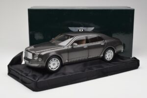 Bentley Mulsanne Brodgar Metallic Minichamps 1:18 BL843 Metalli — kuva 8 / 8