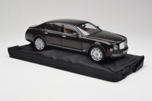 Bentley Mulsanne Burnt Oak Minichamps 1:18 100139905 Metalli — kuva 6 / 8