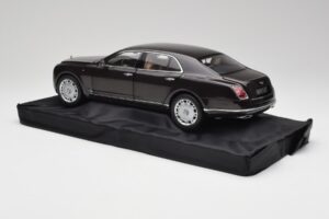 Bentley Mulsanne Burnt Oak Minichamps 1:18 100139905 Metalli — kuva 7 / 8