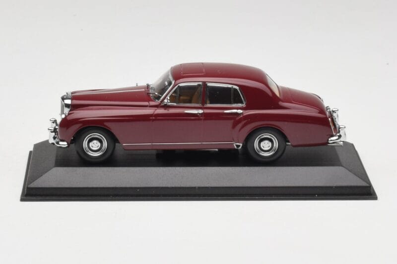 Bentley S1 Continental Flying Spur Viininpunainen Minichamps 1:43 436139550 Metalli
