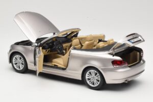 BMW 1 Series E88 Avoauto Mineral Silver Metallic Kyosho 1:18 80430427020 Metalli — kuva 5 / 8