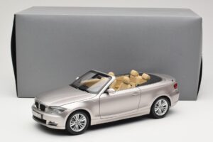 BMW 1 Series E88 Avoauto Mineral Silver Metallic Kyosho 1:18 80430427020 Metalli — kuva 8 / 8
