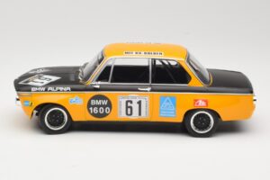 BMW 1600-2 BMW Alpina #61 R. Herzog / N. Lauda DNF 6 Hours Nurburgring 1970 Minichamps 1:18 155702661 Metalli — kuva 3 / 6
