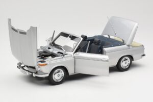 BMW 1600 Avoauto Hopea Minichamps 1:18 80430145819 Metalli — kuva 2 / 8