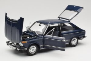 BMW 1600 Touring Sininen Minichamps 1:18 80430145823 Metalli — kuva 2 / 8