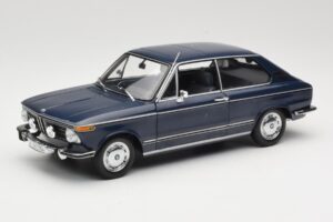 BMW 1600 Touring Sininen Minichamps 1:18 80430145823 Metalli