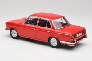 BMW 1800 Ti Karmiini Punainen Minichamps 1:18 107024001 Metalli — kuva 5 / 6