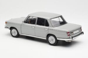 BMW 1800 TiSA Bernina Harmaa AUTOart 1:18 70621 Metalli — kuva 7 / 8