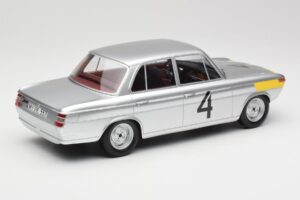 BMW 1800 TiSA #4 J. Ickx / J. van Ophem 24 Hours of Spa 1965 Winners Minichamps 1:18 107652504 Hartsi — kuva 2 / 6
