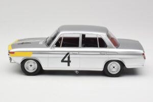 BMW 1800 TiSA #4 J. Ickx / J. van Ophem 24 Hours of Spa 1965 Winners Minichamps 1:18 107652504 Hartsi — kuva 3 / 6