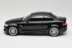 BMW 1M Coupe E82 Black Metallic Minichamps 1:18 110020021 Metalli — kuva 4 / 8
