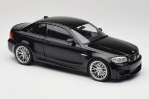 BMW 1M Coupe E82 Black Metallic Minichamps 1:18 110020021 Metalli — kuva 6 / 8