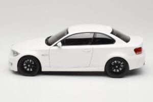 BMW 1M Coupe E82 Valkoinen Minichamps 1:18 110020022 Metalli — kuva 4 / 8