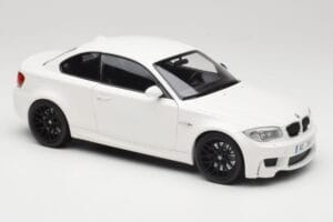 BMW 1M Coupe E82 Valkoinen Minichamps 1:18 110020022 Metalli — kuva 6 / 8