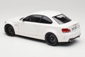 BMW 1M Coupe E82 Valkoinen Minichamps 1:18 110020022 Metalli — kuva 7 / 8