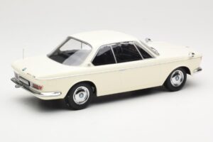 BMW 2000 CS Coupe Kerma KK-Scale 1:18 KKDC180121 Metalli — kuva 2 / 6