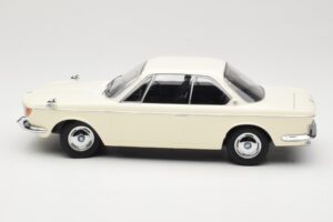 BMW 2000 CS Coupe Kerma KK-Scale 1:18 KKDC180121 Metalli — kuva 3 / 6