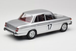 BMW 2000 Ti #17 J. Ickx / H. Hahne 24 Hours of Spa 1966 Winners Minichamps 1:18 107662517 Hartsi — kuva 2 / 6