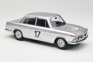 BMW 2000 Ti #17 J. Ickx / H. Hahne 24 Hours of Spa 1966 Winners Minichamps 1:18 107662517 Hartsi — kuva 4 / 6