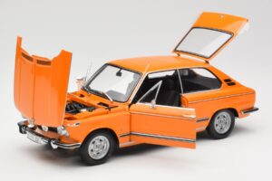 BMW 2000 Tii Touring Oranssi Minichamps 1:18 80430145824 Metalli — kuva 2 / 8