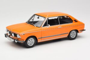 BMW 2000 Tii Touring Oranssi Minichamps 1:18 80430145824 Metalli