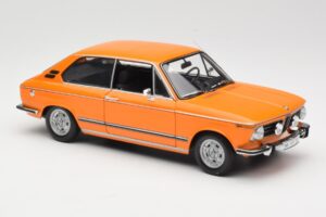BMW 2000 Tii Touring Oranssi Minichamps 1:18 80430145824 Metalli — kuva 6 / 8