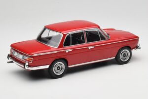 BMW 2000 121 Punainen MCG 1:18 MCG18543 Metalli — kuva 2 / 6