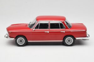 BMW 2000 121 Punainen MCG 1:18 MCG18543 Metalli — kuva 3 / 6