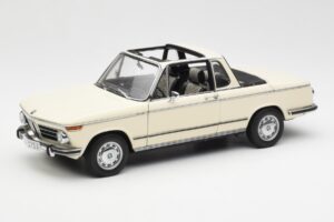 BMW 2002 Baur Avoauto E10 Chamonix Valkoinen AUTOart 1:18 70532 Metalli