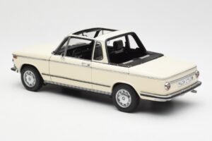 BMW 2002 Baur Avoauto E10 Chamonix Valkoinen AUTOart 1:18 70532 Metalli — kuva 7 / 8