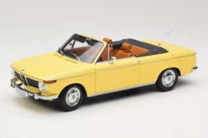 BMW 2002 Avoauto Kirkkaan Vihreä Minichamps 1:18 80430145820 Metalli