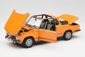 BMW 2002 E10 Cabriolet Colorado Oranssi AUTOart 1:18 80430300713 Metalli — kuva 2 / 8