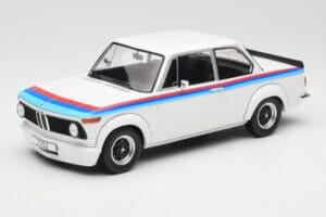 BMW 2002 E10 Turbo Valkoinen MCG 1:18 MCG18408-R Metalli