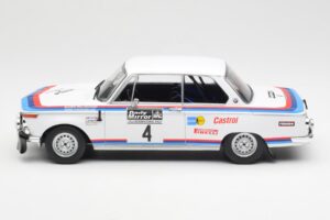 BMW 2002 #4 B. Waldegard / H. Thorzelius RAC Rally 1973 IXO 1:18 18RMC163 Metalli — kuva 3 / 6