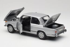 BMW 2002 Tii Polaris Hopea AUTOart 1:18 80430146517 Metalli — kuva 5 / 8