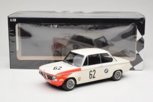 BMW 2002 tiK BMW AG #1 H. Hahne / D. Quester Class Winner Guards International 6 Hours Brands Hatch 1969 Minichamps 1:18 1556 — kuva 6 / 6