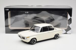 BMW 2002 Valkoinen Plain Body Version Minichamps 1:18 155702600 Metalli — kuva 6 / 6