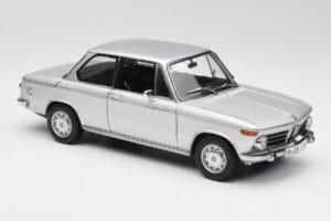 BMW 2002tii Hopea AUTOart 1:18 80430151479 Metalli — kuva 6 / 8