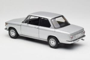 BMW 2002tii Hopea AUTOart 1:18 80430151479 Metalli — kuva 7 / 8