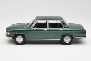 BMW 2500 E3 Green Metallic Minichamps 1:18 155029201 Metalli — kuva 3 / 6