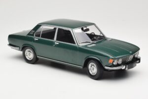 BMW 2500 E3 Green Metallic Minichamps 1:18 155029201 Metalli — kuva 4 / 6