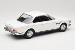 BMW 2800 CS E9 Valkoinen Minichamps 1:18 155028030 Metalli — kuva 2 / 6